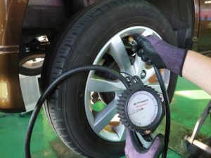 寒くなったらタイヤ空気圧に注意 タイヤ空気圧チェックのポイントとは Autoreport
